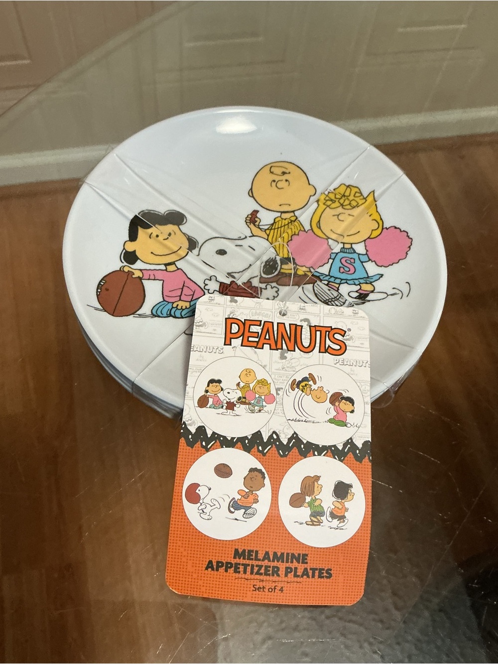 Peanuts Snoopy And The Gang 6 In Set Of 4 Melamine Appetizer Plates Brand New